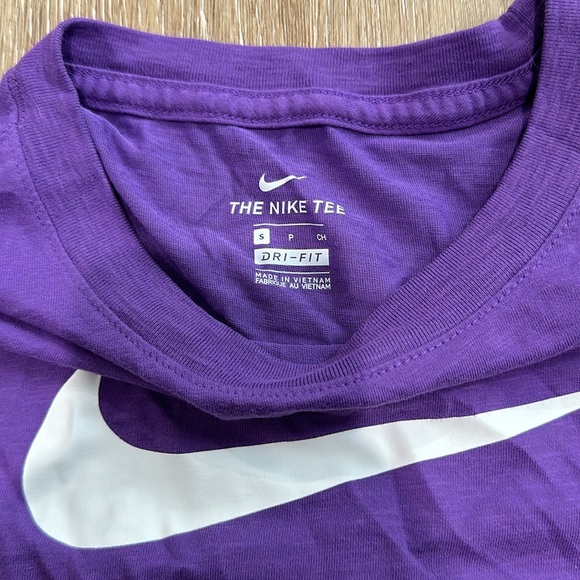 NWOT the Nike tee dri-fit small purple tshirt - Picture 2 of 2